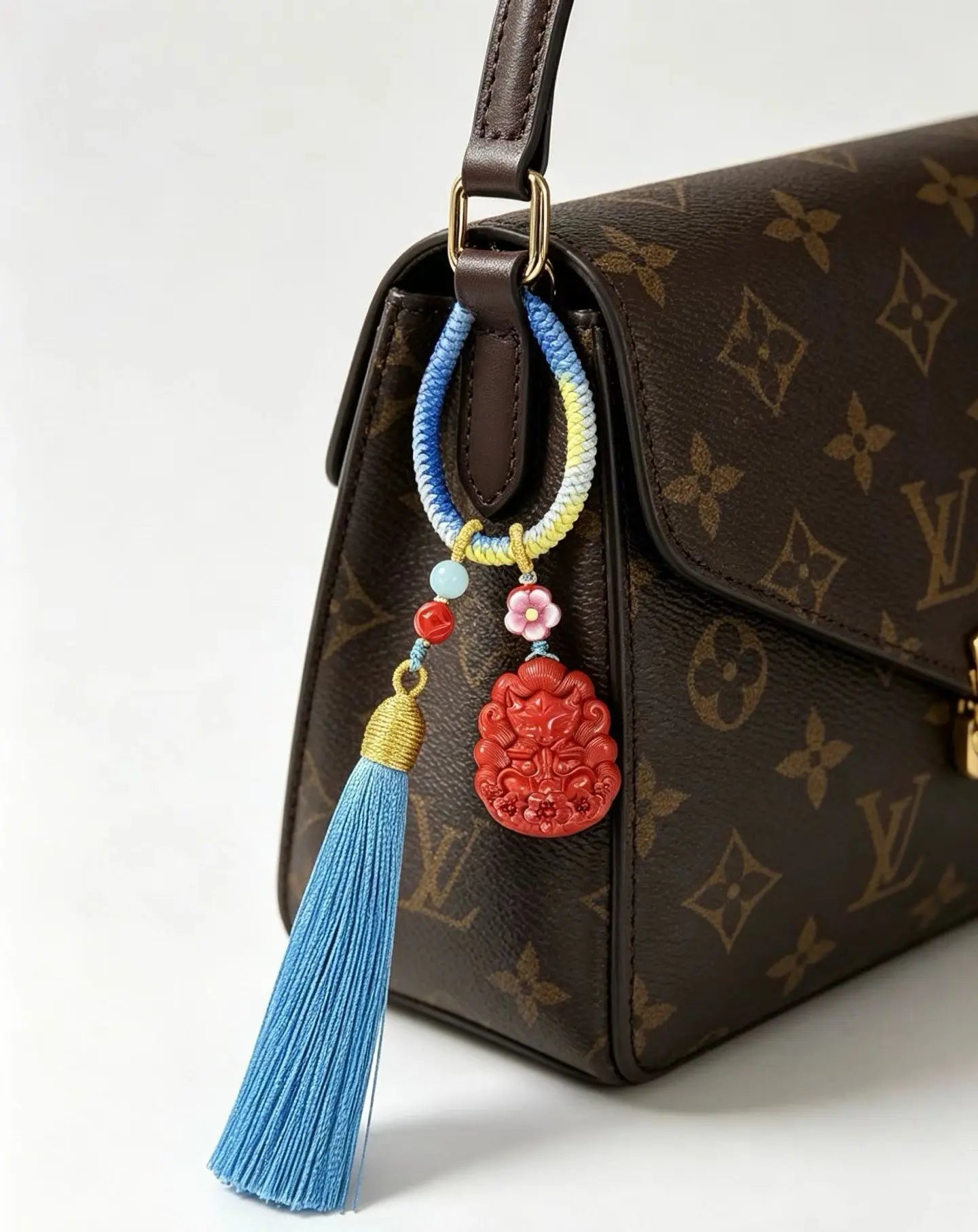 Cinnabar Nine-Tailed Fox Lucky Charm – Gradient Tassel Lucky Ornament for Love & Good Connections Secondary image