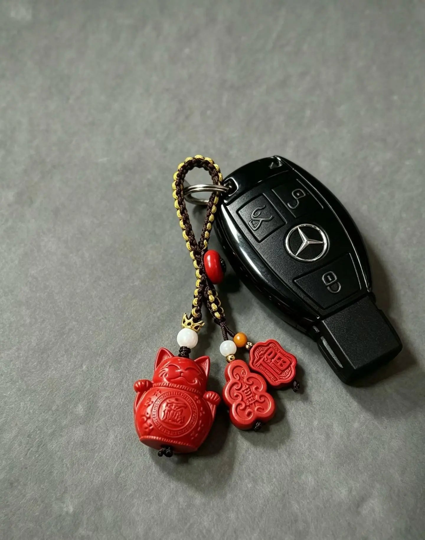 Cinnabar Fortune Cat Keychain Charm – Chinese Wealth & Blessing Amulet Pendant